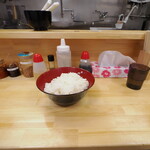 ラーメン 三亀 - 卓上