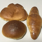 Riyon Suda Torowa - クリームパン、こしあんぱん、塩バターロール