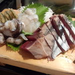 かわなみ鮨 - 刺身盛合せ（鰹、とり貝、真子鰈、子持ち昆布）