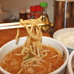初志貫徹 - 太麺に超濃厚スープが絡みます