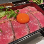 本格肉料理 丸小 - 黒毛和牛ローストビーフ重 3600円