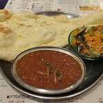 Indo Ajiandainingu Ando Ba Misan - キーマカレーセット