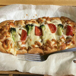 畑山ガーデン - 炒め野菜のピザ 930円