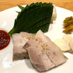KOREAN BBQ 水刺間 - 特撰　蒸し豚と白キムチ