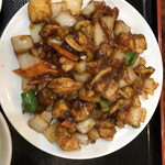 Rakuen - 鶏肉とホタテの味噌炒め料理アップ