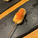 楽食亭 - イカのウニソース　とびっこのせ