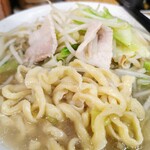 タンメンしゃきしゃき - モチモチ縮れ麺