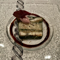 レザンファン ギャテ - うなぎの燻製と根セロリの小さなテリーヌ