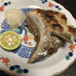 鮨よし - ブリカマ   お腹いっぱいのﾜﾀｼに代わり旦那さんがほぼ食べた  脂乗りまくり