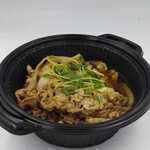 Yoshinoya - テイクアウト牛すき鍋膳(生玉子とご飯が付いて753円)