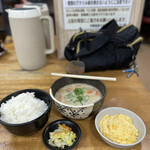 十八番 - かす汁定食@420円＋スクランブル玉子@130円