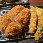 Kimukatsu - ランチキムカツぷれーん（100g）と野菜揚げ2種。
                      この日はアスパラとれんこん。定食で1,408円