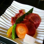 べこや御膳のお肉　上カルビと牛タン