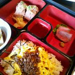 米澤牛DINING べこや - そぼろご飯　牛しゃぶ握り　ローストビーフ