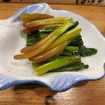 地酒処 えふし - 行者ニンニクの醤油漬け。たまりませんね。