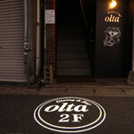 Dining＆Bar olta - すぐに目につくプロジェクターライトの看板