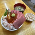 北のどんぶり屋 滝波食堂 - 【わがまま丼/3品】（2420円税込）