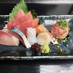 Luxurious sashimi set meal