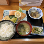 大むら食堂 - 料理写真:焼き魚定食（税込み８８０円）