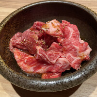 焼肉 スギモト HOUSeN - どこの部位だか不明だが、ひとまず美味しい。