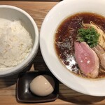 鴨出汁中華蕎麦 麺屋yoshiki - 北海鴨の中華蕎麦（醤油）+味玉+小ライス