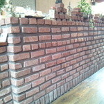 ボージャン - オールドな煉瓦のムードも満点