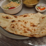 ボージャン - ◎ナン（サイズは普通。焼き加減良好）