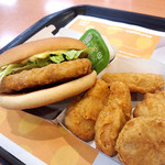 マクドナルド - 料理写真:チキンクリスプとチキンナゲット（わさび風味ソース）