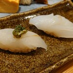 Minatsu - 令和4年11月 ランチタイム
                      寿司10貫(赤出汁付) 1500円
                      の河豚、イカ