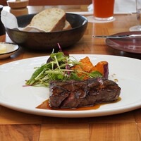 ザ タヴァン グリル＆ラウンジ - 