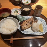 伊豆の旬 やんも 丸の内店 - 