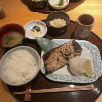 伊豆の旬 やんも 丸の内店 - 