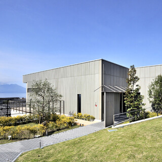 試飲やお買い物、伝統製法の見学もできるショップが併設