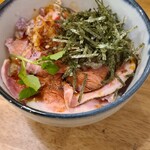 ボウルズキッチンオハナ - レアチャーシュー丼