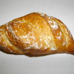 アルベルゴ・バンブー - かなり美味しいパン。ハマった方多数とか・・・。納得！