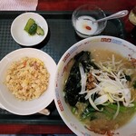 中華居酒屋 貴族 - 味噌麺と半チャーハン