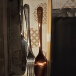 French Restaurant ensia - 鈴が刻まれたカトラリー