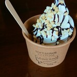 UNMIXed SOFT SERVE ICE CREAM - ソフトクリーム　バナナ＆チョコ　600円