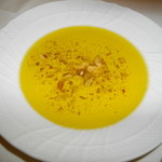 アルベルゴ・バンブー - 美味しいパンには、お店がお勧めのオリーブオイル＋香ばしいナッツが最高！