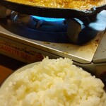 駅前食堂 千歳屋 - ご飯を手前にして。