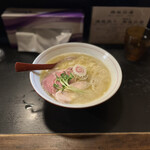 ナマイキ ヌードルズ - 料理写真:鶏塩白湯 780円