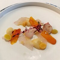 クッチーナ イタリアーナ ガッルーラ - （カルパッチョ） カワハギ、肝、銀杏、カラスミ