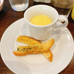カフェ・ナカニワ - スープとラスク