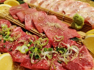 Yakiniku Uson - 豚トロ、上タン、タンコリ