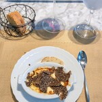 La Brianza - トリュフと玉子のオーブン焼きオータムトリュフ。ワインも進む人気のスペシャリテメニュー。