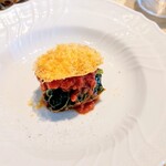 La Brianza - ポルペッティ黒キャベツトマトソースパルミジャーノチーズパリパリ24ヶ月熟成ミモレットチーズすりすり。見た目よりボリュームたっぷり大満足な一皿。色合い鮮やか美しいし見たまんま美味しかった～