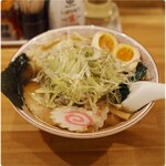 Ikomiki - 煮干醤油ラーメン 800円 味玉 100円 ワンタン 200円 青唐辛ネギ 150円