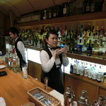 ポットスチル - 全国バーテンダー技能競技東北大会、チャンピオンの竹内さんの華麗なシェイカー裁き(´∀｀)