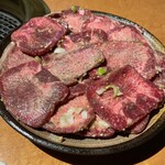 ホルモン焼肉 富や - 