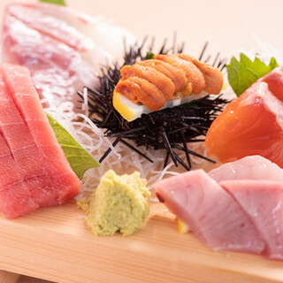 First, let's try ``Osashimi'' and ``Namero''! To finish off your Sushi, enjoy the arajiru soup.